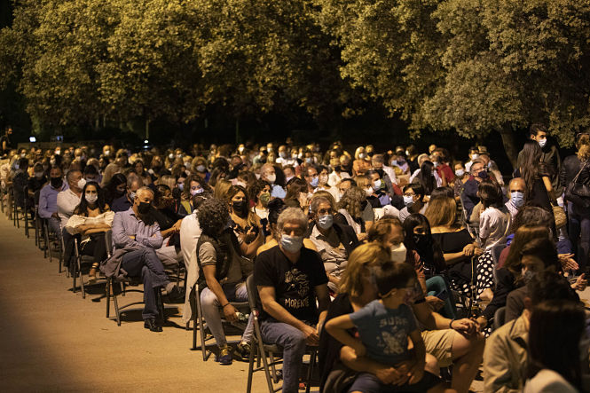 Público en el Palacio de los Córdova durante la primera edición de Milnoff (MILNOFF) 