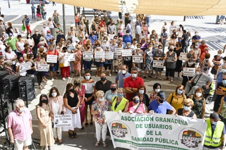 Concentración en el Centro de Salud de Armila (AYTO. ARMILLA)