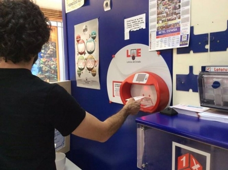 Un apostante en una administración de loterías 