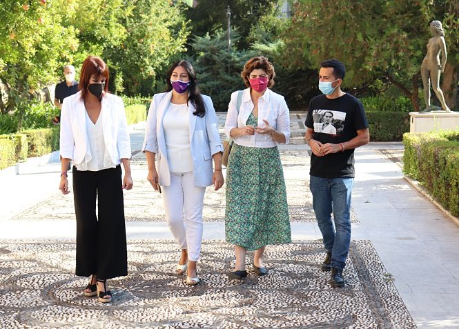 Miembros de Podemos en el Hospital Real (PODEMOS)