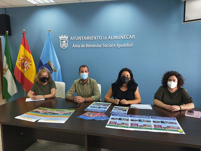 Presentación del programa de actividades por el dia del mayor (AYTO. ALMUÑÉCAR)