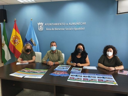 Presentación del programa de actividades por el dia del mayor (AYTO. ALMUÑÉCAR)