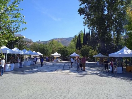Mercado de Artesanos de Monachil, celebrado este fin de semana (AYTO. MONACHIL)