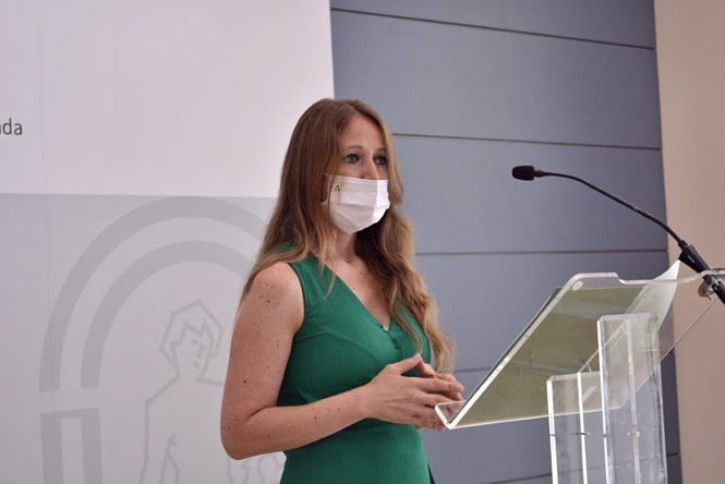 La delegada de Empleo, Formación y Trabajo Autónomo de la Junta en Granada, Virginia Fernández (JUNTA) 