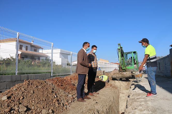 Imagen de la visita a las obras (AYTO. ALHENDÍN)