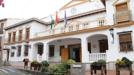 Fachada del Ayuntamiento de Monachil (PP)