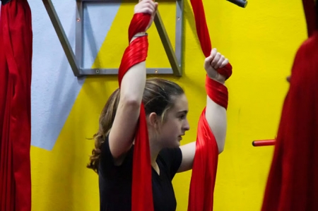 clases de acrobacias circenses que se imparten en Monachil (AYTO. MONACHIL)