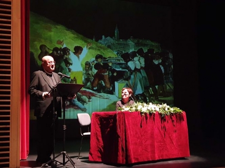 Imagen de la presentación del poemario (AYTO. GUADIX) 