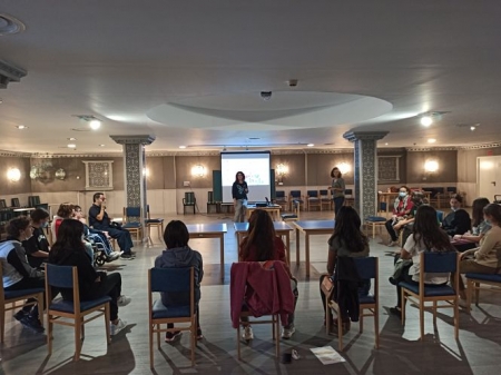 Una de las sesiones del proyecto TIDU puesto en marcha por el Ayuntamiento de Huétor Tájar (AYTO. HUÉTOR TÁJAR)