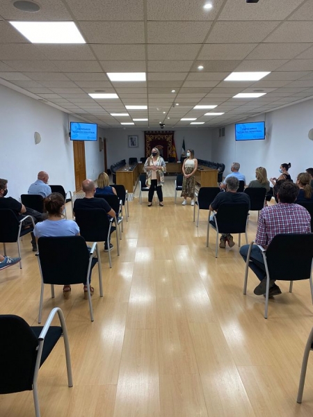  María Merinda Sádaba, alcaldesa de Las Gabias, durante una charla con los empresarios (AYTO. LAS GABIAS/ARCHIVO)