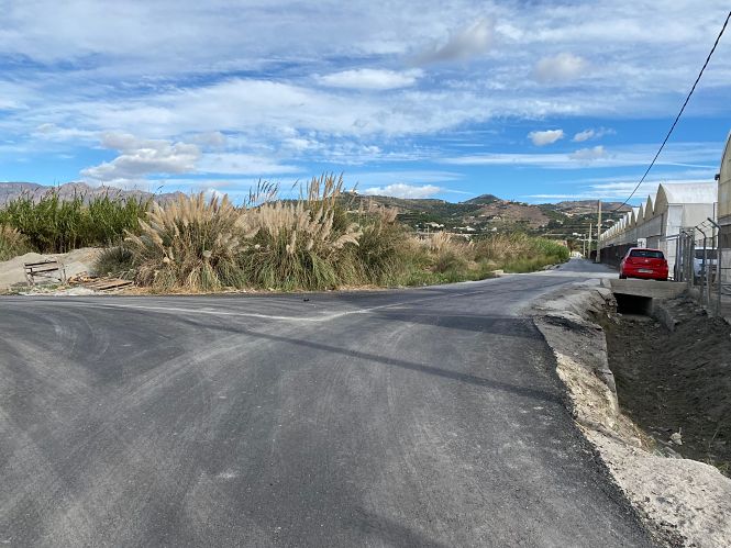 El Camino agrícola del Hocinillo ya asfaltado (AYTO. MOTRIL)