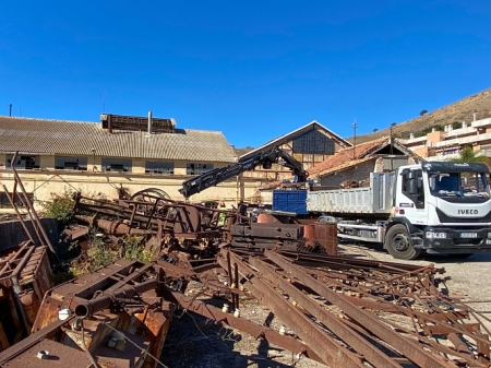 Traslado de piezas de la Fabrica del Pilar (AYTO. MOTRIL)
