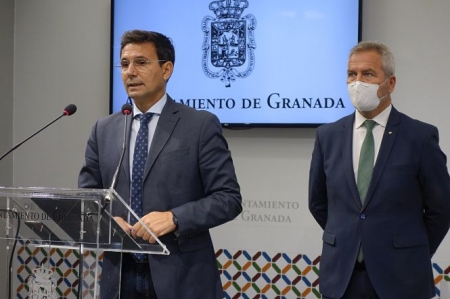 El alcalde de Granada, Francisco Cuenca, junto al presidente de la Autoridad Portuaria de Motril, José García Fuentes (AYUNTAMIENTO DE GRANADA) El alcalde de Granada, Francisco Cuenca, junto al presidente de la Autoridad Portuaria de Motril, José García Fuentes (AYUNTAMIENTO DE GRANADA)