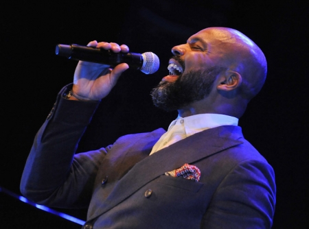 Imagen de la actuación de Myles Sanko (JAZZ GRANADA) Imagen de la actuación de Myles Sanko (JAZZ GRANADA)