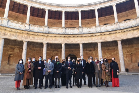 Foto de familia tras la reunión (R. MARTÍNEZ / DIPGRA) 