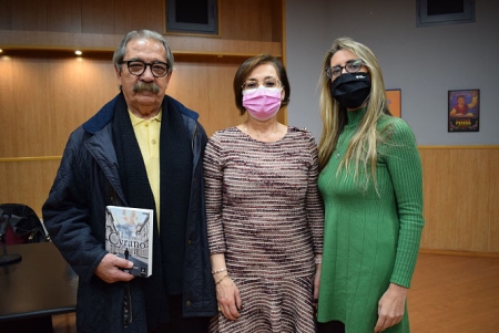 Imagen de la presentación del libro (AYTO. ALBOLOTE)