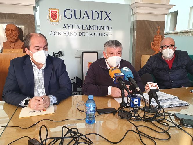 Rueda de prensa de presentación de los presupuestos (AYTO. GUADIX) 