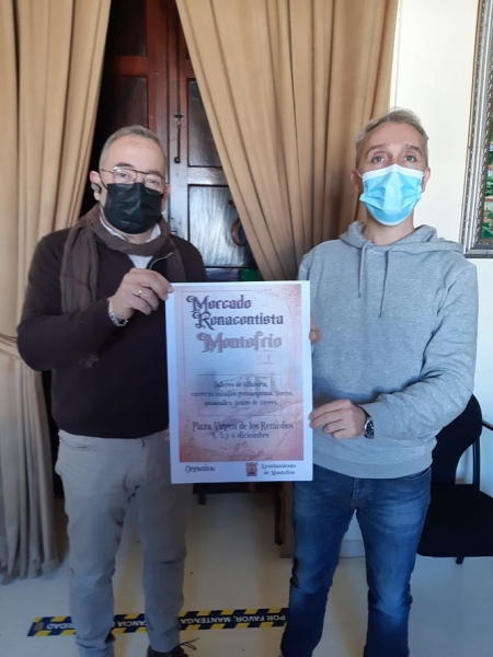 El alcalde en funciones de Montefrío, Agustín García, y el concejal de Cultura, Miguel Ángel Camacho, durante la presentación (AYTO. MONTEFRIO) 