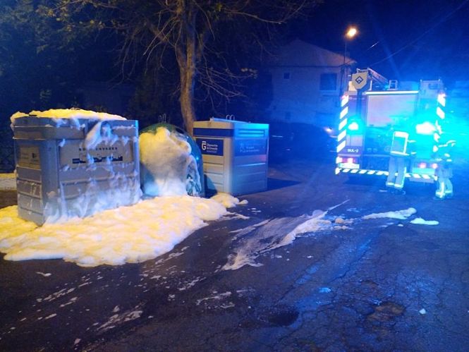 Contenedor incendiado en Guadix (AYUNTAMIENTO DE GUADIX) 