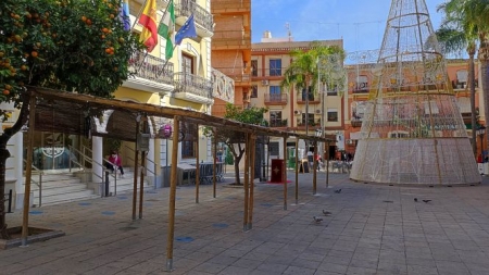 Preparación del mercadillo navideño (AYTO. ALMUñËCAR)