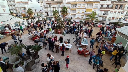 Mercadillo navideño en La Herradura (AYTO. ALMUÑÉCAR)