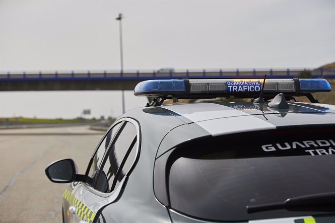 Vehículo de la Guardia Civil de Tráfico (JESÚS HELLÍN - EUROPA PRESS)