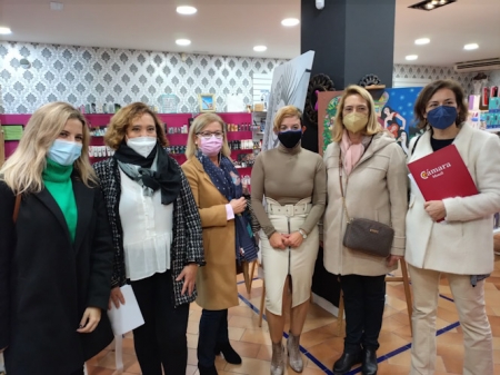 Visita a uno de los establecimientos (AYTO. MOTRIL)