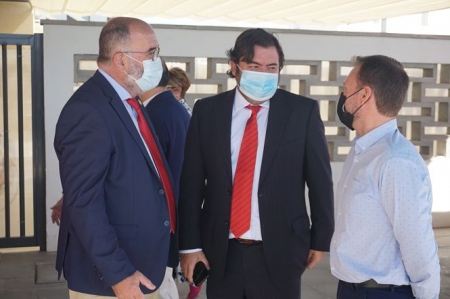 El coordinador de Ciudadanos (Cs) en la provincia de Granada y director general de Administración Local en la Junta de Andalucía, Joaquín López-Sidro, en un colegio de Albolote (CS)