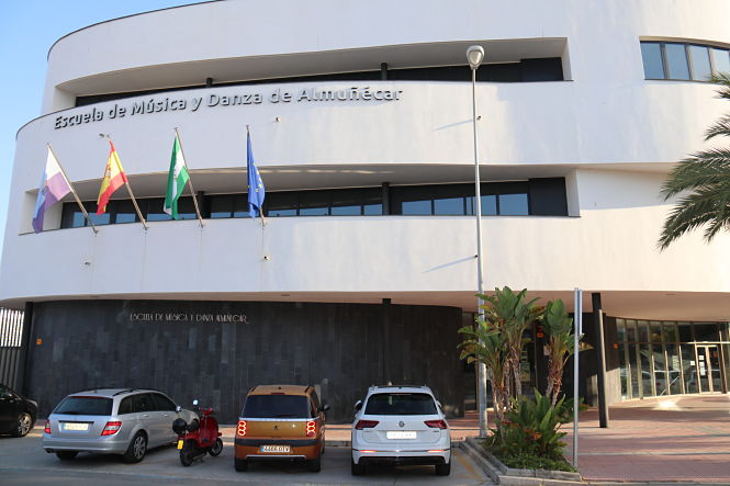 Fachada de la Escuela de Música y Danza de Almuñécar (AYTO. ALMUÑÉCAR)