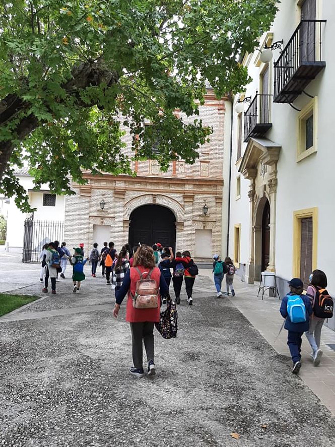 Imagen de una de las visitas guiadas (AYTO LA ZUBIA)