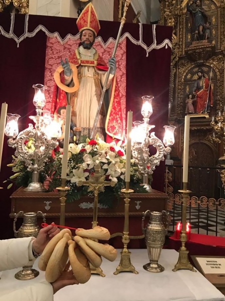 Imagen de San Blas con las roscas (AYTO. OTURA)