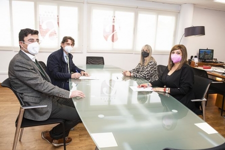 Imagen de la firma del convenio (AYTO. ARMILLA)