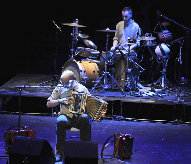 Imagen del concierto de Korrontxi (FESTIVAL FOLK GRANADA)