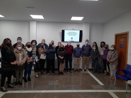 El alcalde y el concejal de Igualdad de Monachil presentan las nuevas subvenciones a las asociaciones del municipio (AYTO. MONACHIL)