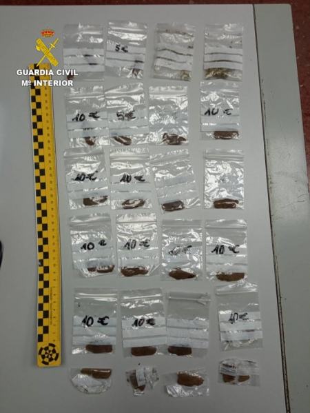 Imagen de las bolsas incautadas (GUARDIA CIVIL)