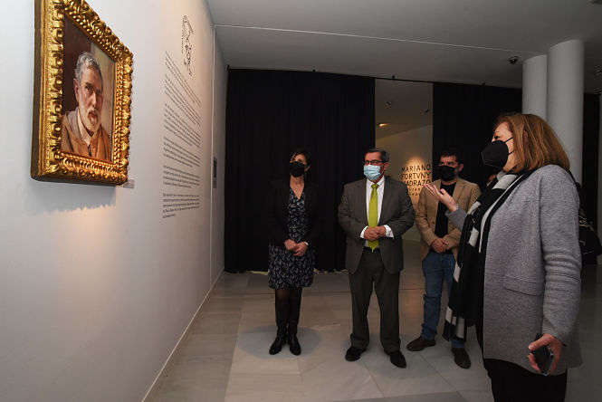 Imagen de la visita a la exposición  (R. MARTÍNEZ /DIPGRA)