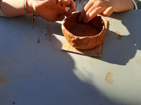 Uno de los talleres de alfarería (AYTO. MONACHIL)