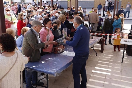 Reparto de macetas en Huétor Tajar (HUÉTOR TÁJAR) 