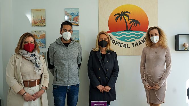 Visita a la agencia Tropical Travel (AYTO. MOTRIL)