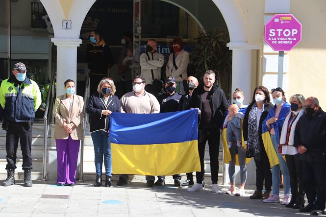 Imagen de la concentración (AYTO. ALMUÑÉCAR)