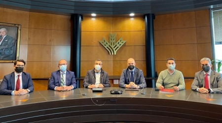 Imagen de la firma del convenio (CAJA RURAL)