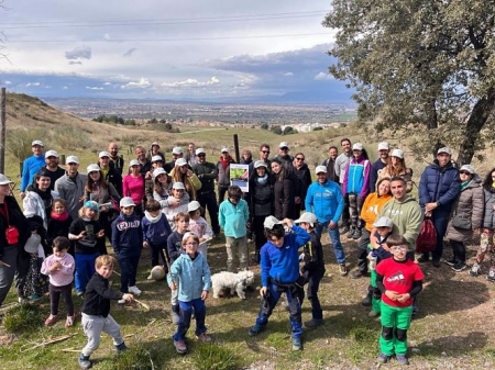 Plantación de encinas en el Parque de las Canteras (EMASAGRA) 
