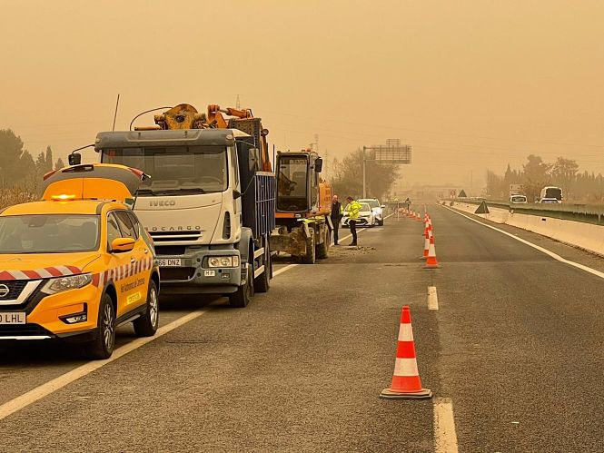 Cortado al tráfico un tramo de la A-92G en sentido Santa Fe (JUNTA DE ANDALUCÍA) 