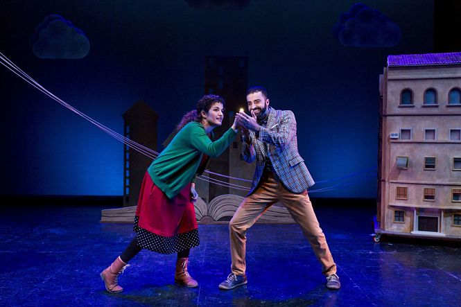 Representación de `Debajo del Tejado` (PATA TEATRO)