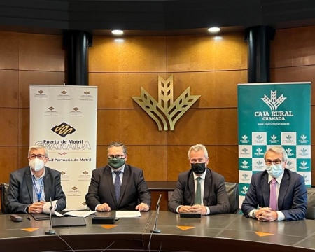 Imagen de la firma del convenio (CAJA RURAL GRANADA) Imagen de la firma del convenio (CAJA RURAL GRANADA)