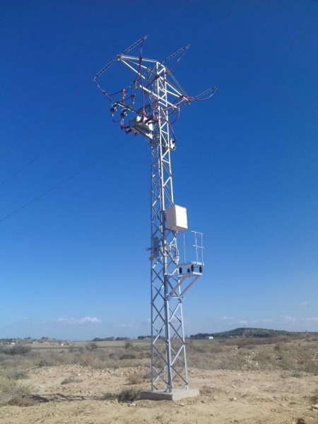 Poste de distribución eléctrica (ENDESA)