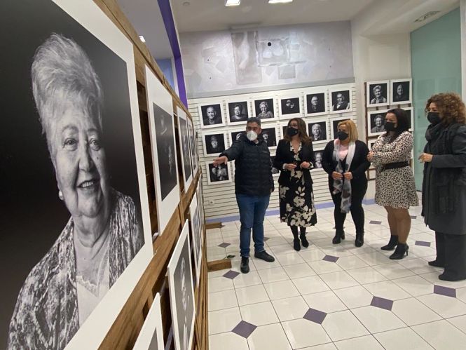 Exposición en el centro comercial Serrallo Plaza (AYTO. LA ZUBIA) 