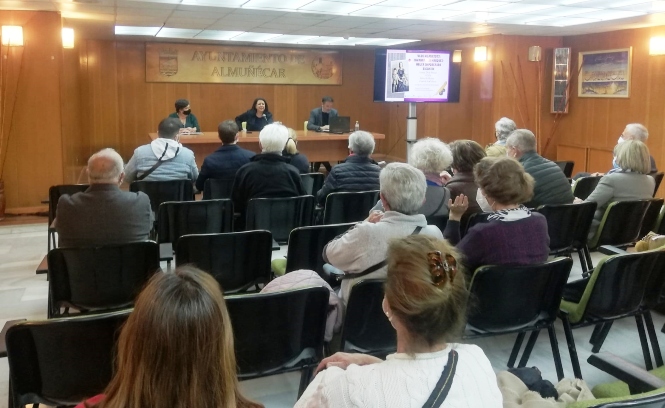 Imagen de la conferencia (AYTO. ALMUÑÉCAR)