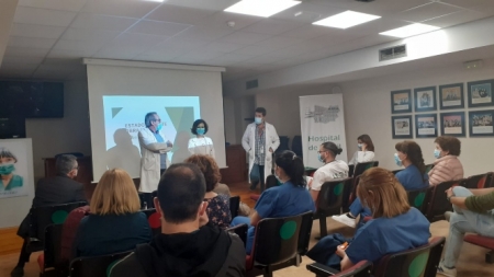 Imagen de la reunión con el equipo de la UCI (AFS GRANADA)