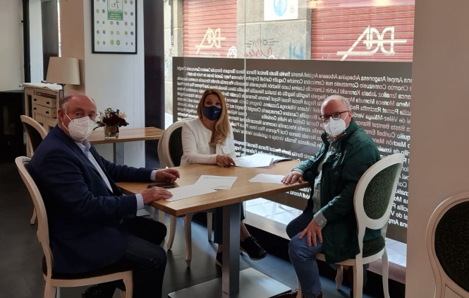 Concha Insúa reunida con la Federación Provincial de Hostelería y Turismo de Granada (CIUDADANOS)